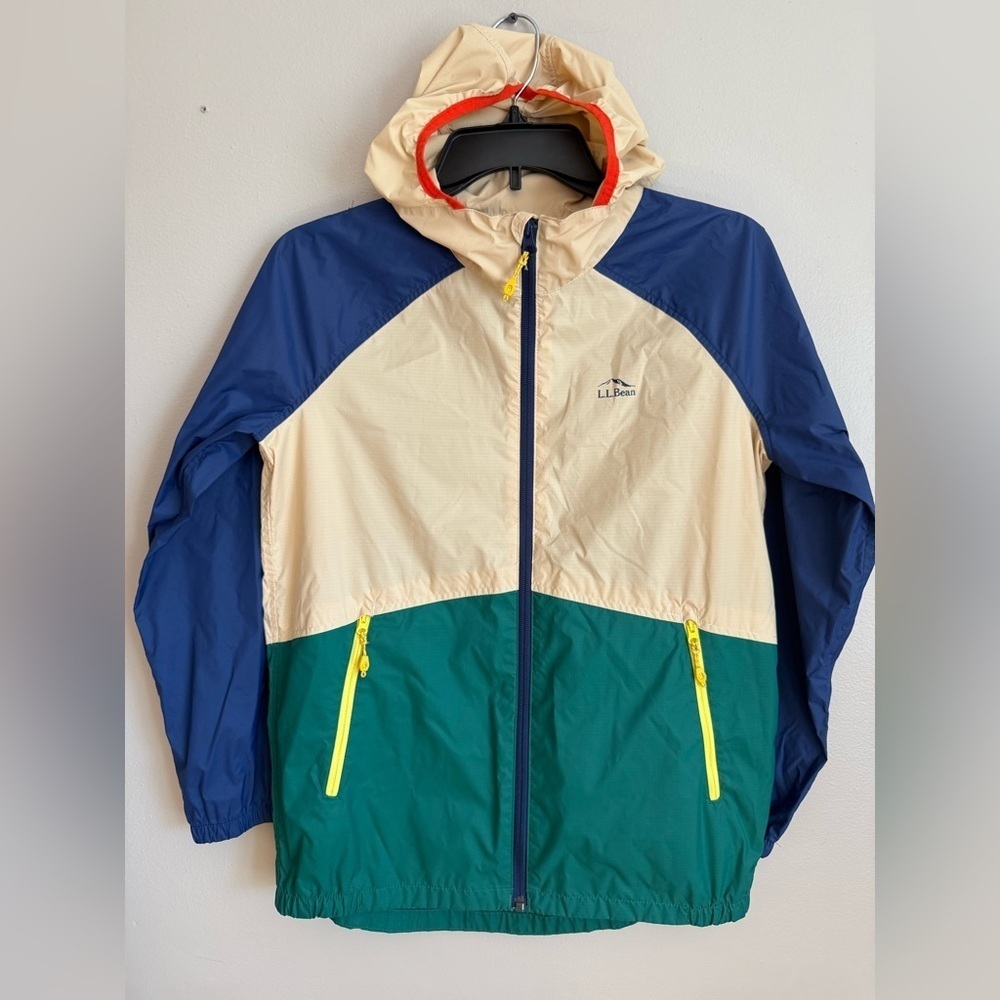 L.L. Bean boys “rain” jacket size L (14-16)
